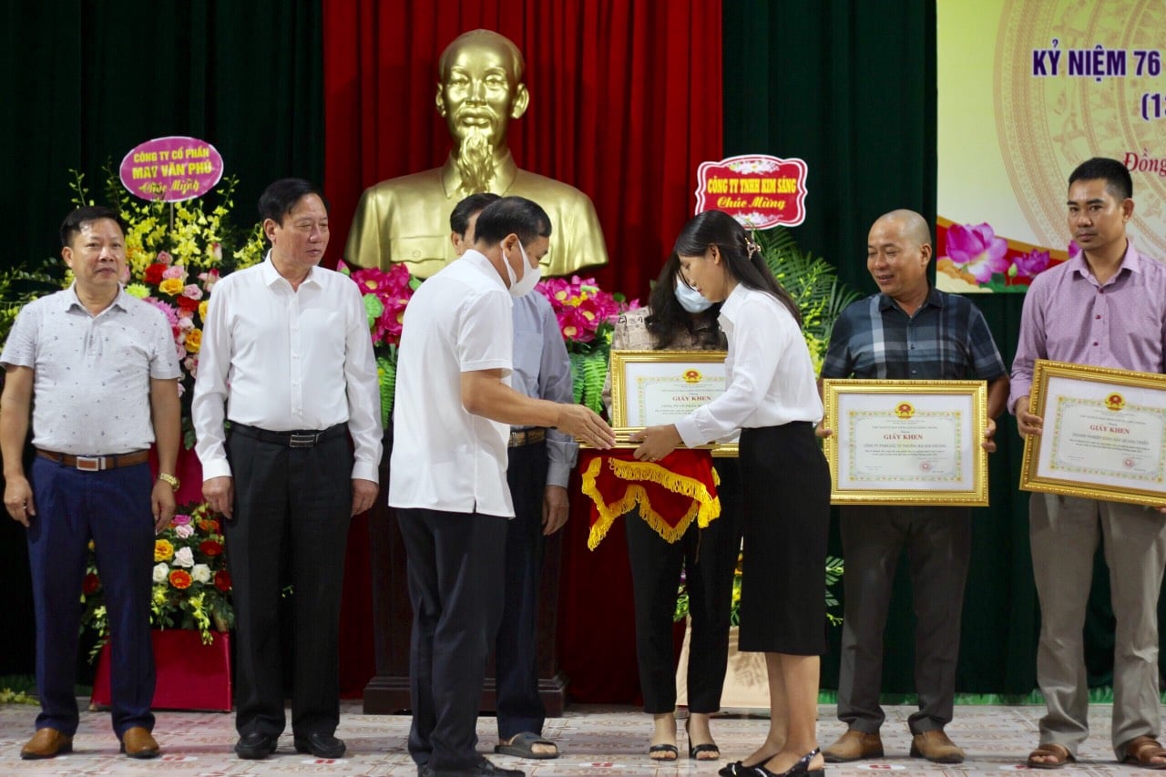 UBND Xã Đồng Phong tổ chức gặp mặt kỷ niệm 76 năm ngày Doanh nhân Việt Nam (13/10/1945 - 13/10/2021)