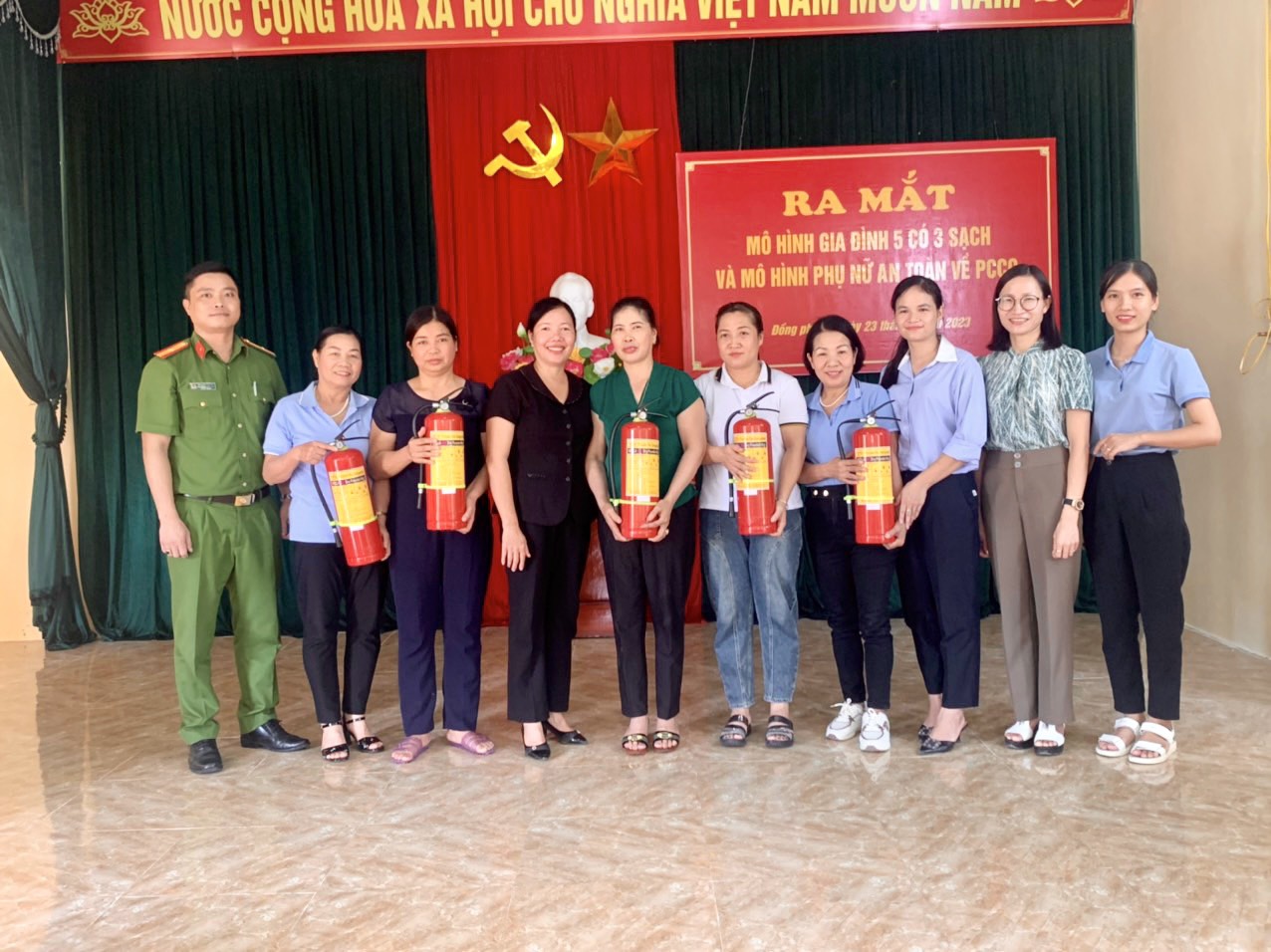 Hội LHPN xã Đồng Phong ra mắt mô hình 