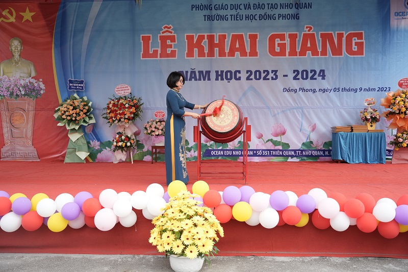 Trường tiểu học Đồng Phong tổ chức lễ khai giảng năm học mới 2023 – 2024 ngày hội toàn dân đưa trẻ đến trường.
