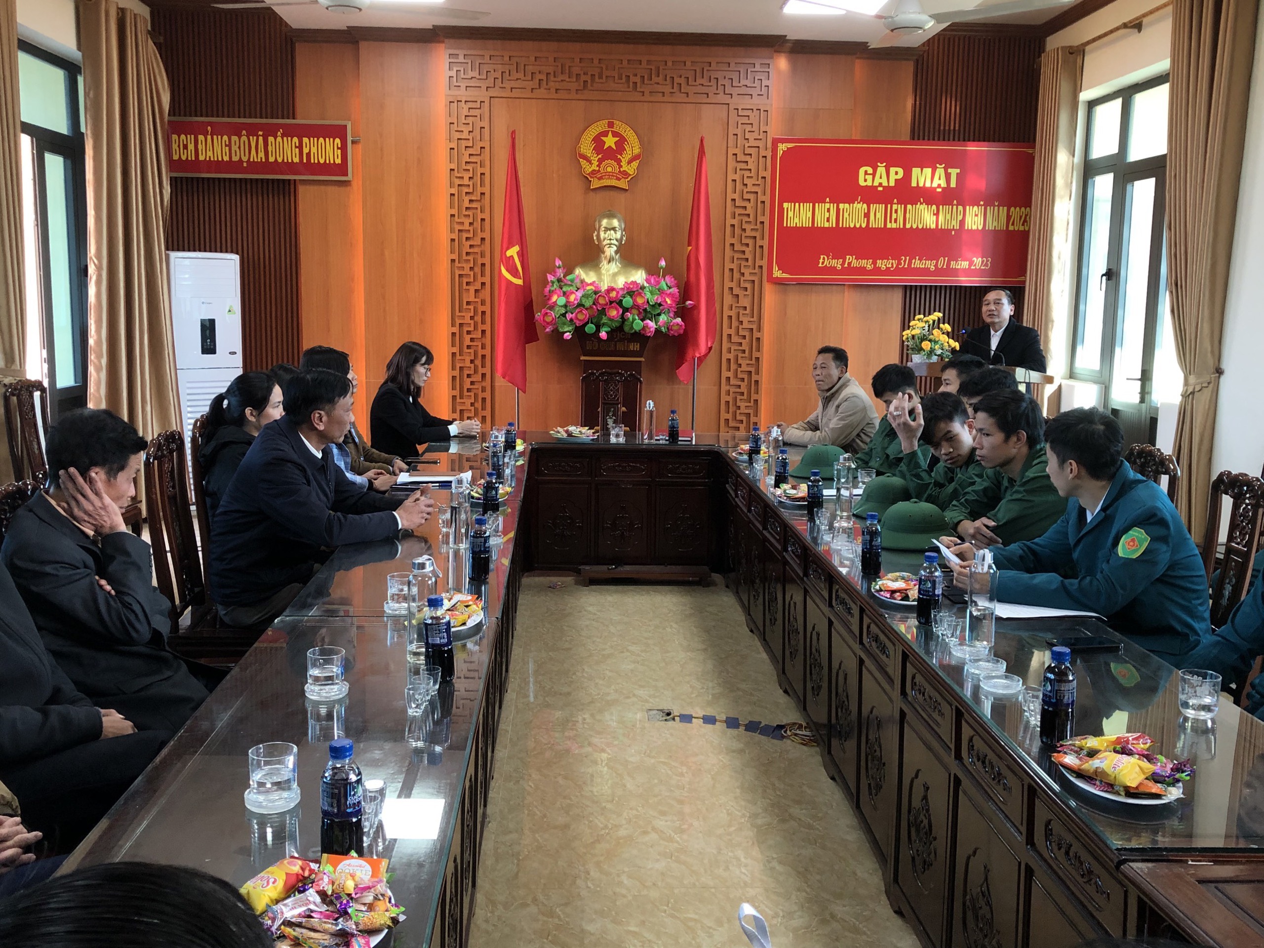Xã Đồng Phong tổ chức gặp mặt các Thanh niên trước khi lên  đường nhập ngũ năm 2023