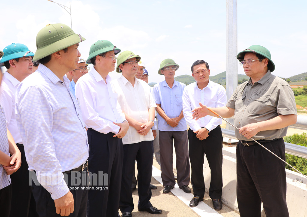 Thủ tướng Chính phủ khảo sát xây dựng tuyến đường Đông - Tây, tỉnh Ninh Bình