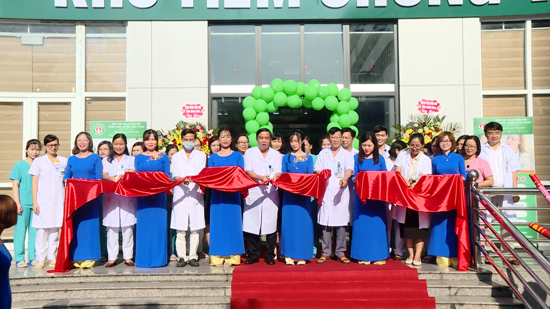Bệnh viện Sản Nhi tỉnh Ninh Bình khai trương khu tiêm chủng vaccine