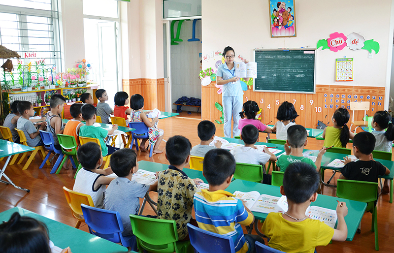 Ninh Bình: tạm dừng chưa triển khai thực hiện thu học phí đối với giáo dục mầm non, giáo dục phổ thông công lập và giáo dục thường xuyên trên địa bàn tỉnh