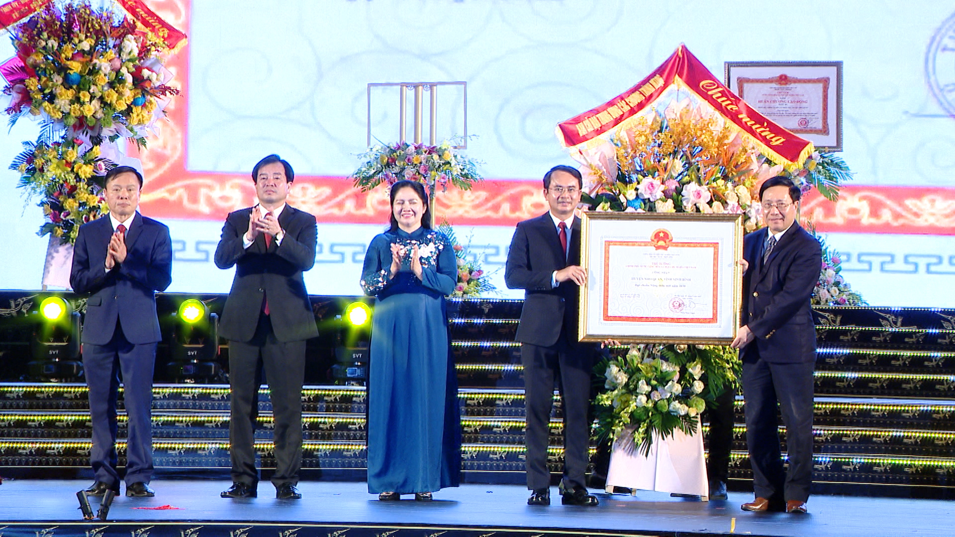 Kỷ niệm 160 năm danh xưng Nho Quan và đón bằng công nhận huyện đạt chuẩn nông thôn mới