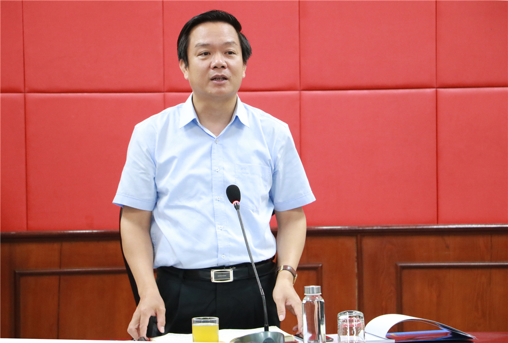 Thông báo kết luận của đồng chí Chủ tịch UBND tỉnh tại Hội nghị nghe báo cáo về phương án kiến trúc cảnh quan hai bên bờ sông Vân thuộc Dự án cụm công trình thủy lợi Nam sông Vân